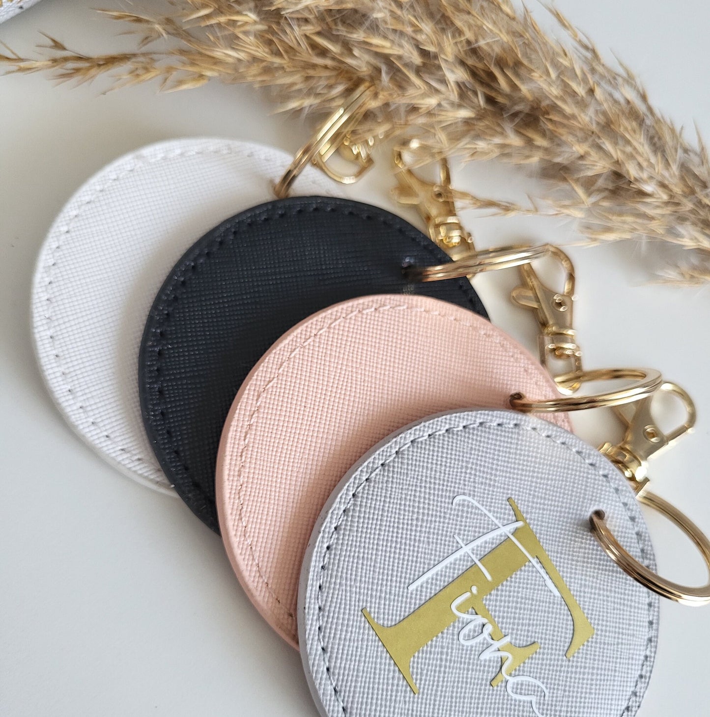 Schlüsselanhänger mit Name I Saffiano Leder I Rund I Personalisiert